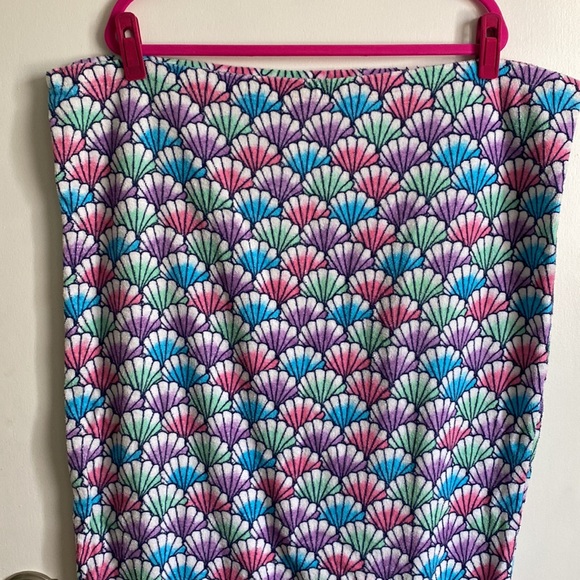 Justice mermaid tail beach towel - Picture 2 of 11